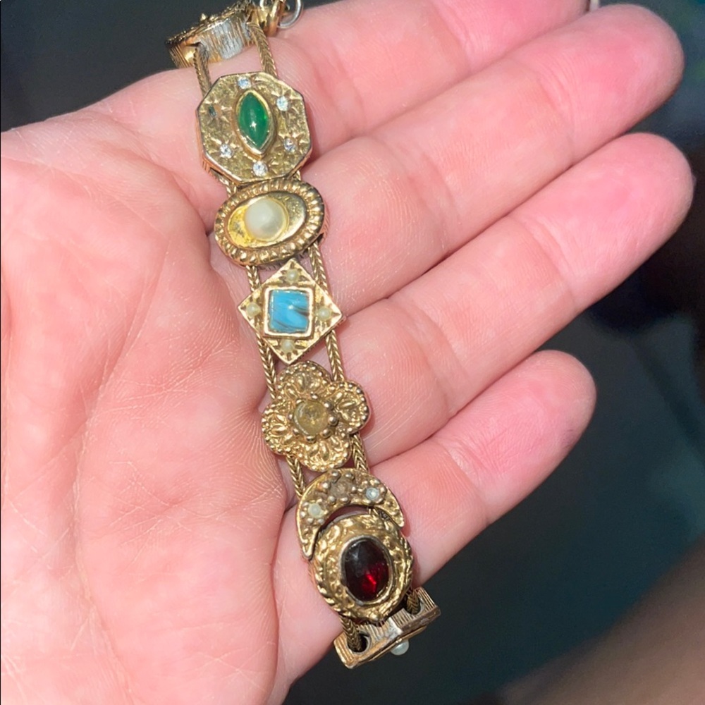 ⚠️Some of the gemstones have fallen out⚠️